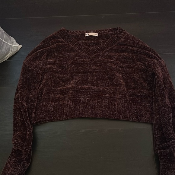 SO Sweaters - Fuzzy Cropped Sweater